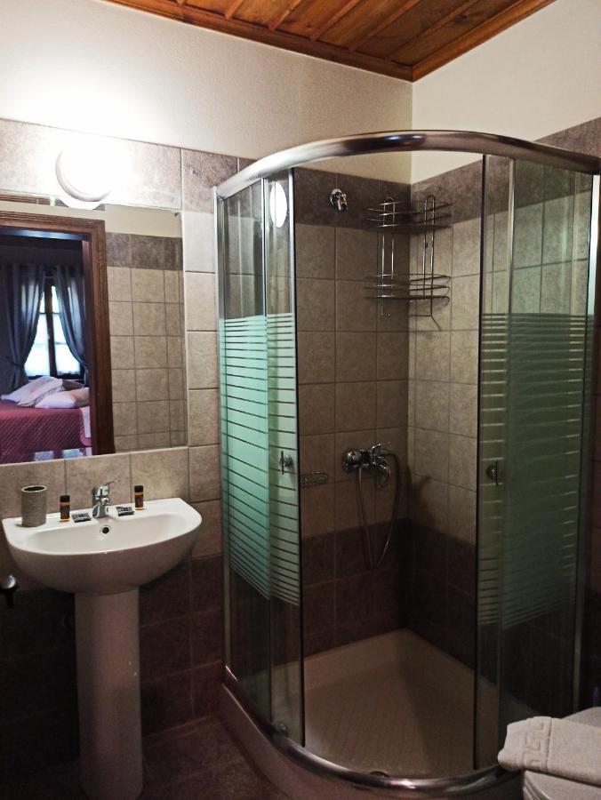 Foris House Hotel Víkos Eksteriør billede