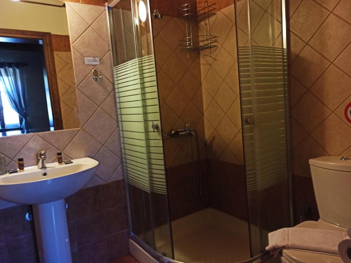 Foris House Hotel Víkos Eksteriør billede